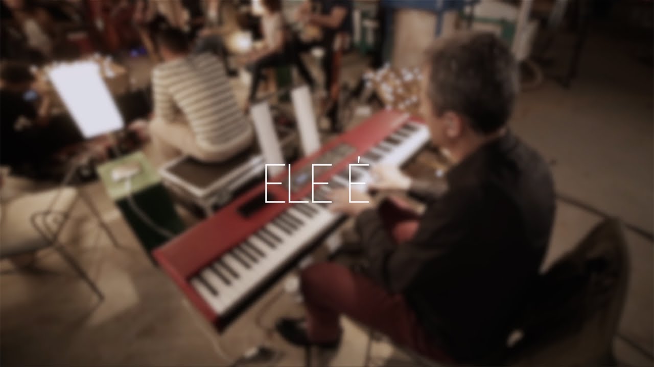Acústico Novo Tom | Ele é (Vídeo Oficial)