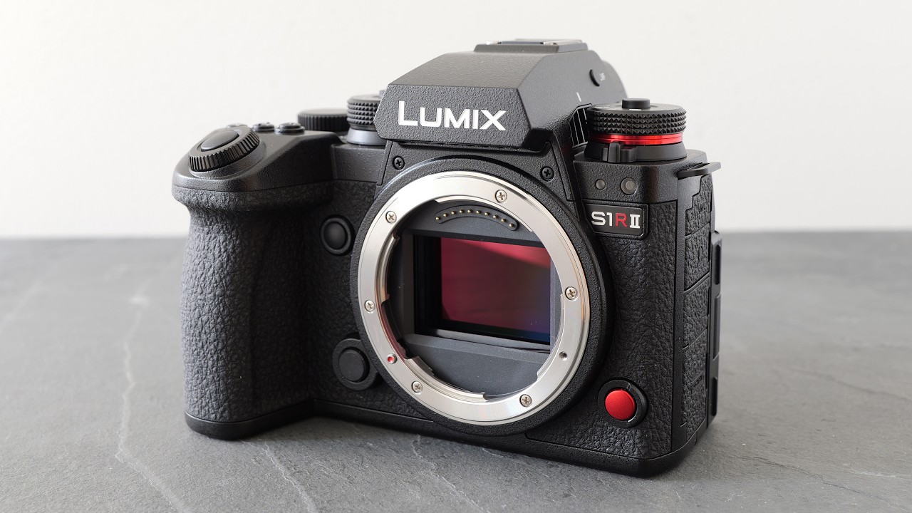 Panasonic Lumix S1R II REVIEW : first-looks with flagship body!