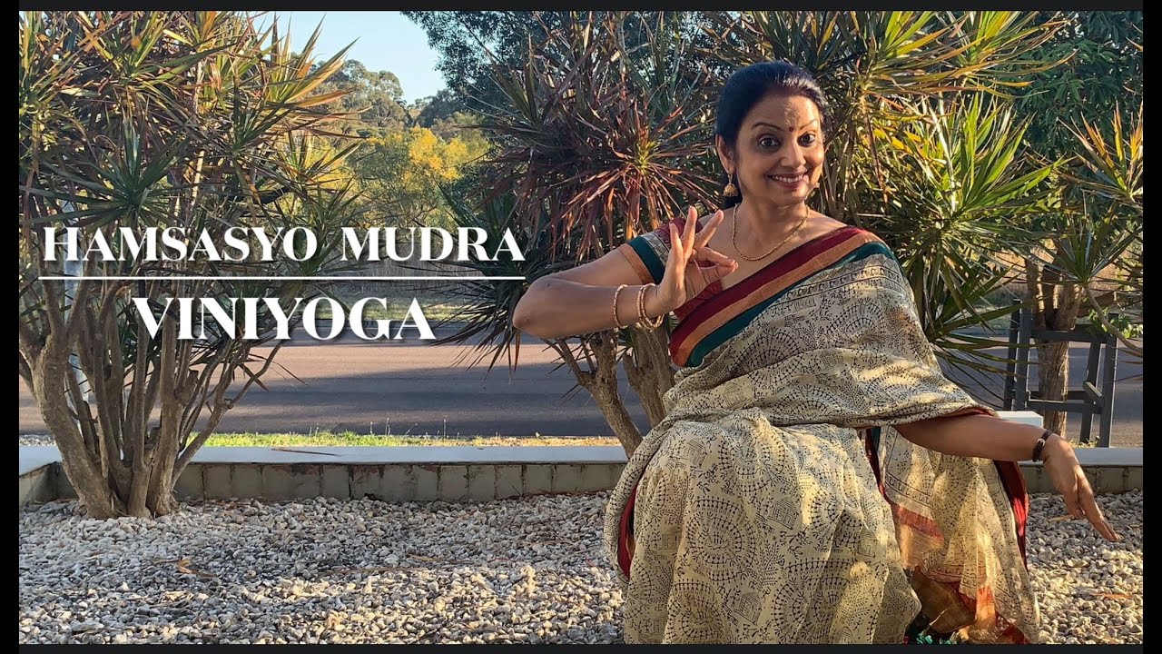 Bharatanatyam - Mudras (25) - Hamsasyo Mudra Viniyoga