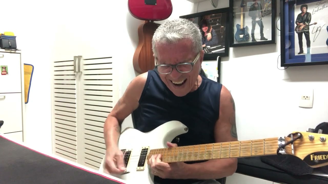 Kiko | Guitarra - MUNDO NOVO