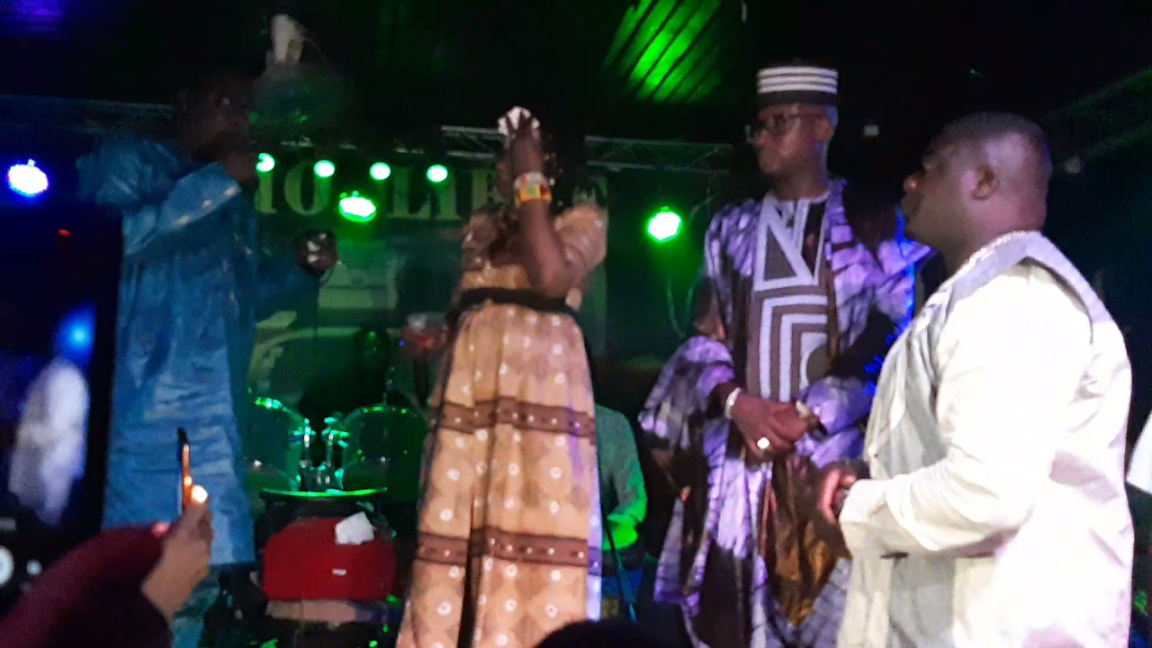 Sadio Sidibé en concert