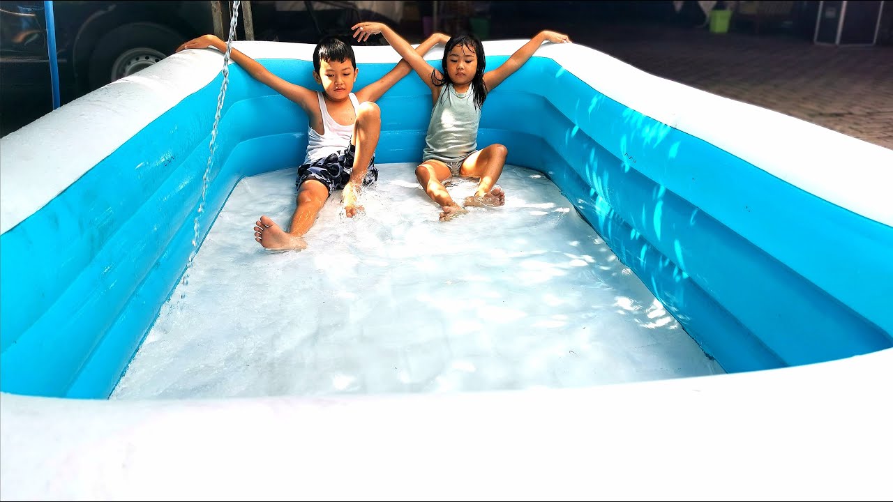 Gak bisa Ke kolam Renang Saat Pandemi... Pakai Kolam Karet Ini di Rumah juga seru Man teman....