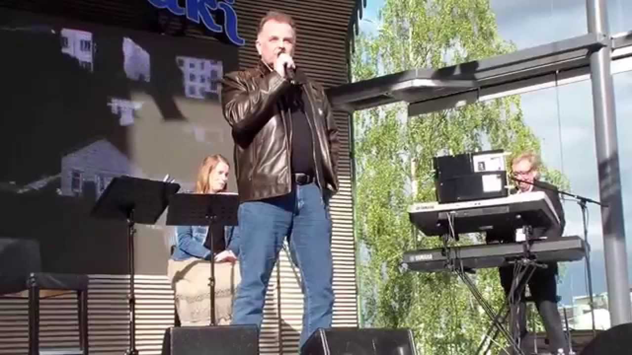 Tapio Liinoja Ellin boksissa