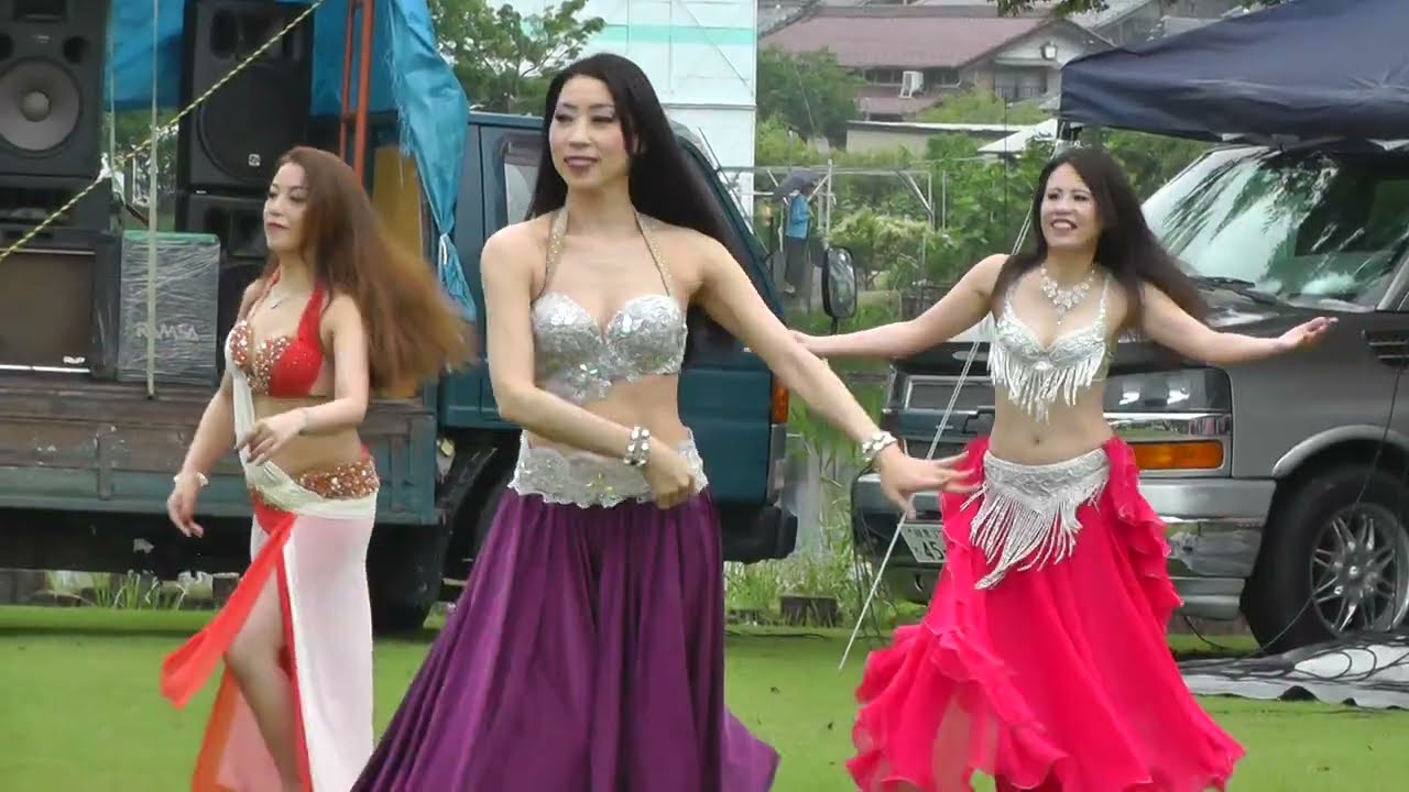 ベリーダンス雨の芝生広場019-06