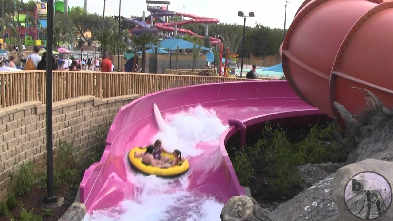 Overview of Stingray Falls at Aquatica San Antonio with guest reactions