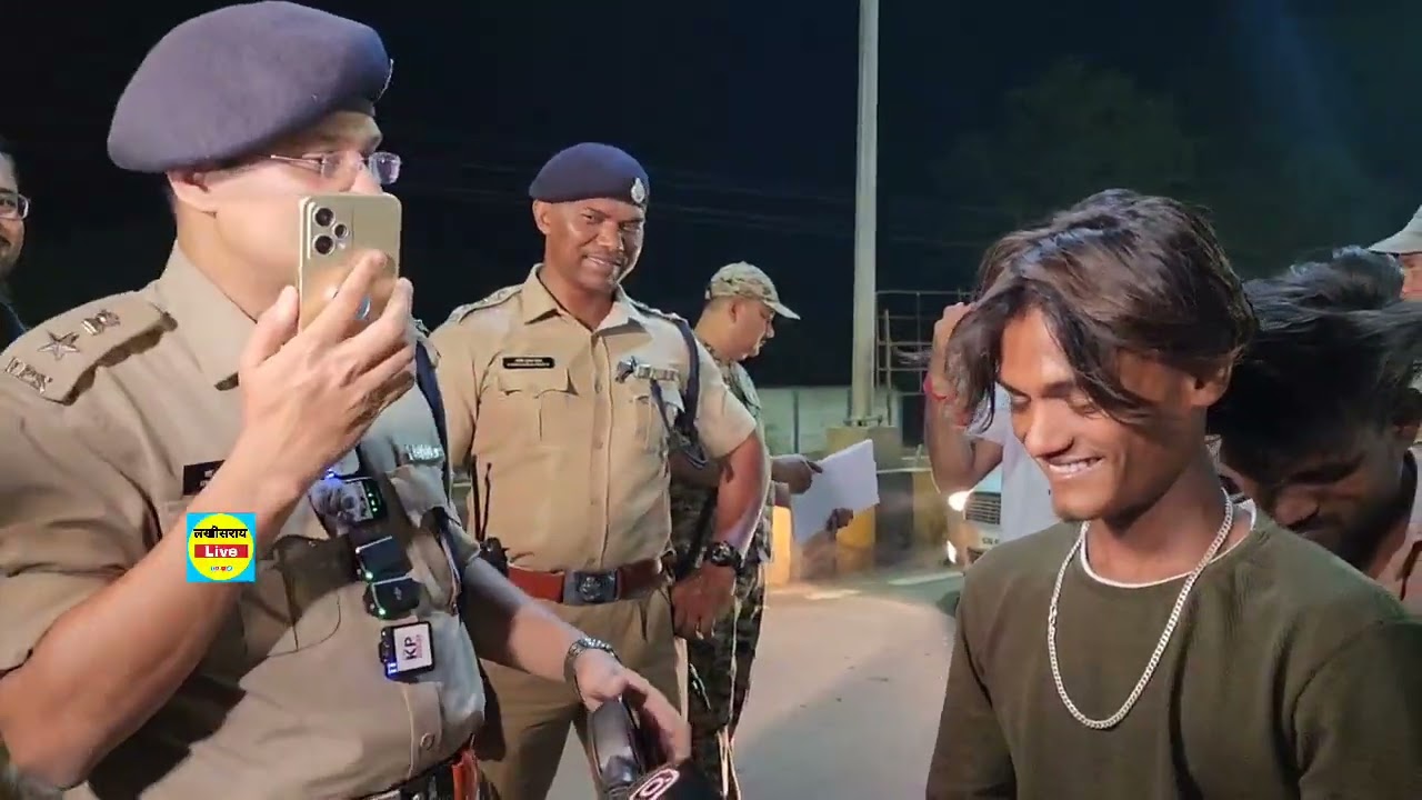 बाइक चेकिंग में पकड़ा गया नाबालिक बेटा, एसपी अभिषेक पल्लव ने पिता को फोन कर जमकर लगाई क्लास
