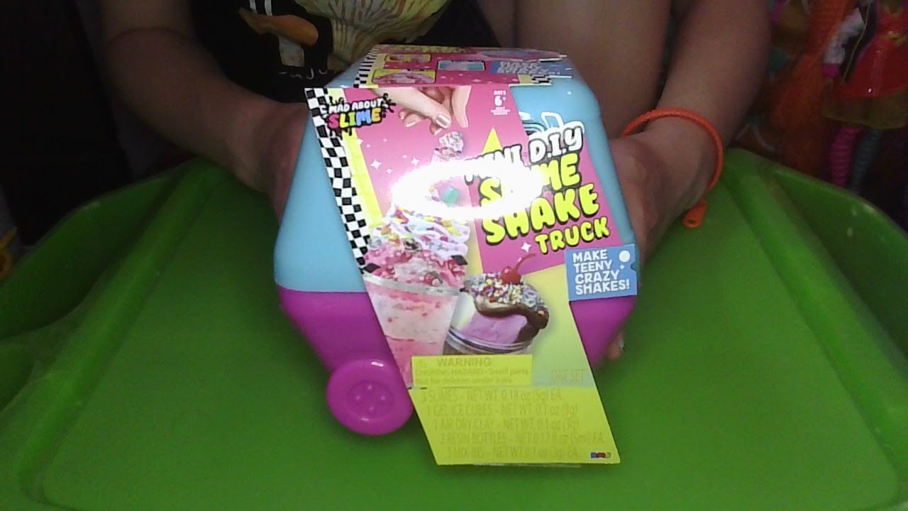 Unboxing A Mini D.I.Y. Slime Shake Truck