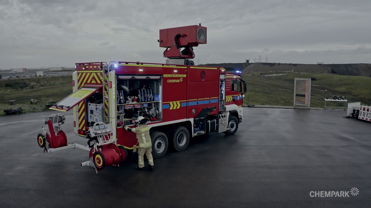 TULF 360 Grad: Turbinenlöschfahrzeug der Werkfeuerwehr Chempark