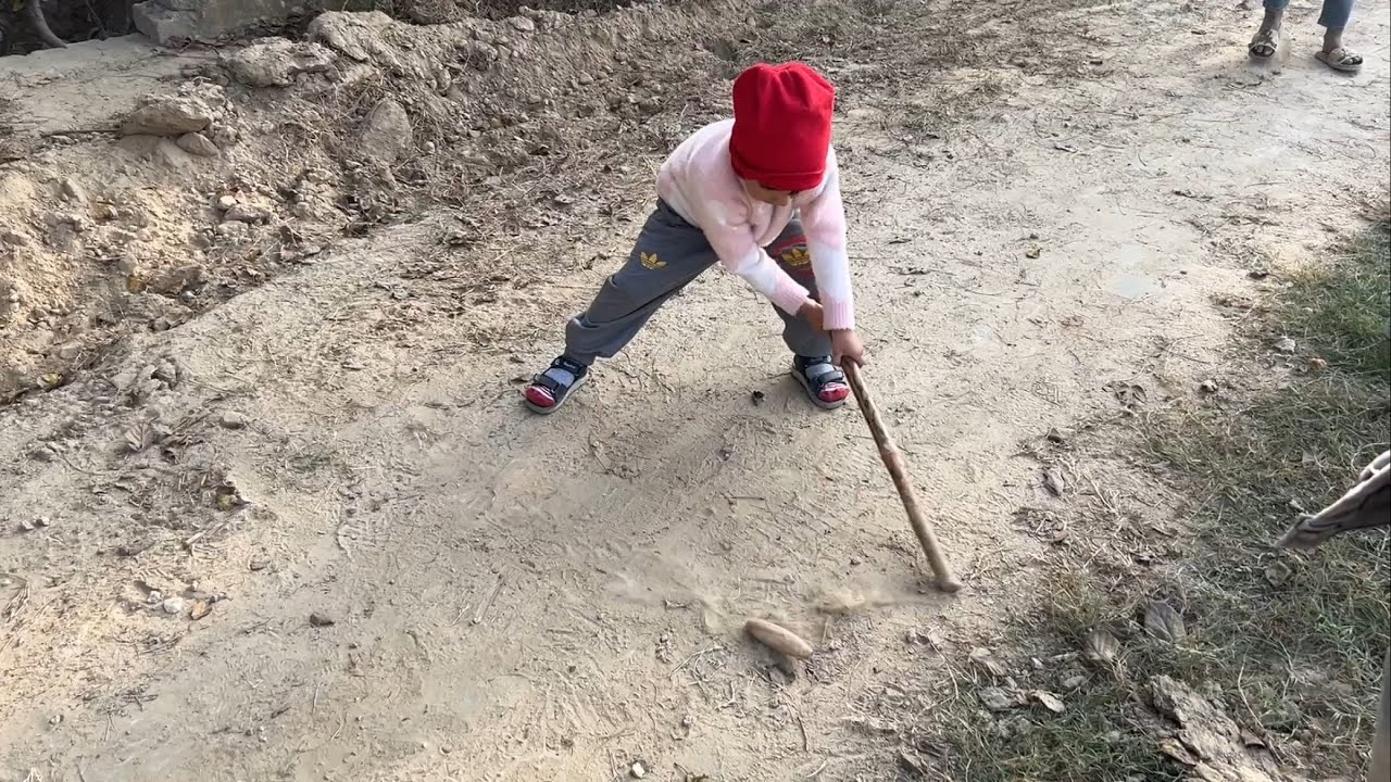 Gola playing GILLI - DANDA first time ….