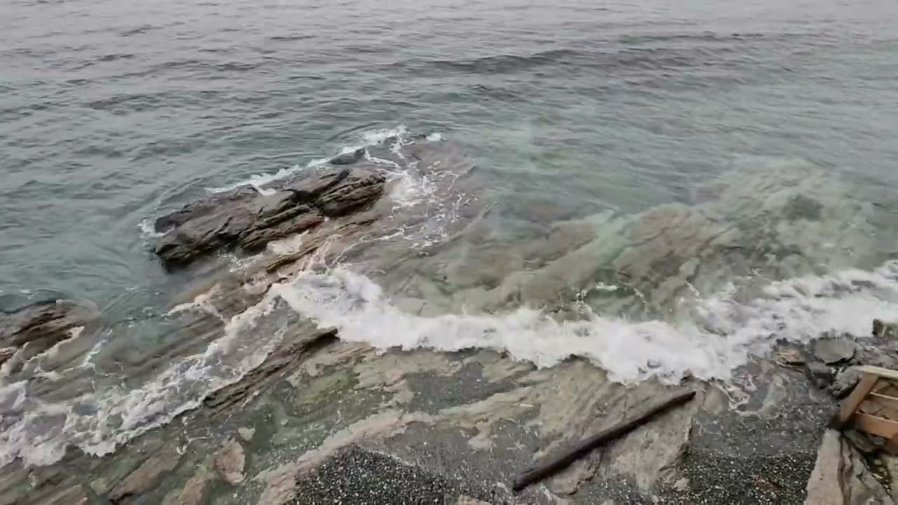 Breath 😌😌 King tide at Stevenson Point. Nanaimo, Vancouver Island. November 12th, 2025.
