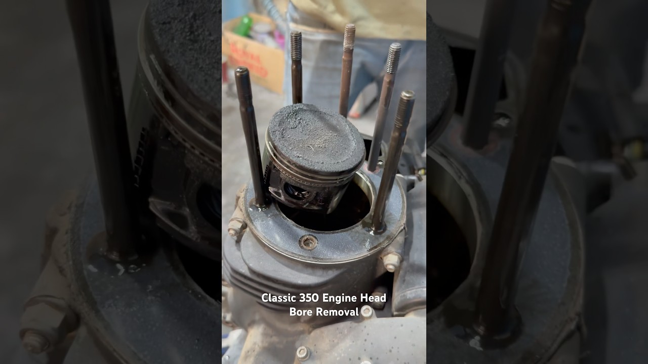 Royalenfield Classic 350 Engine Head&Bor Removal ✅#royalenfield #wakhammotorcycle #mechanic #shorts