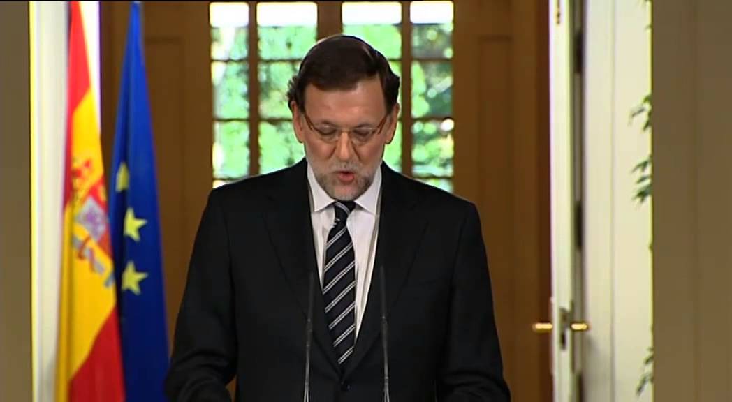 Rajoy comunica la decisi&oacute;n del Rey de abdicar