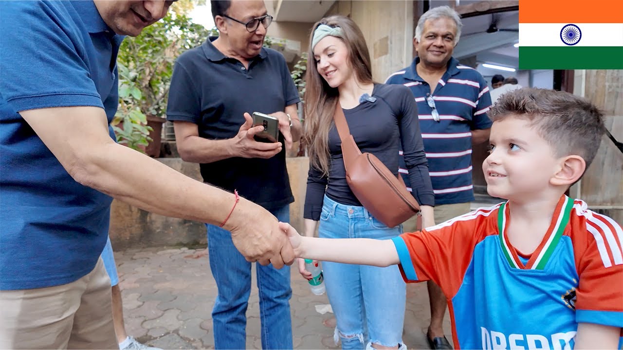 🇮🇳 THIS is how Locals treated me in INDIA | Eating Local INDIAN STREET FOOD!