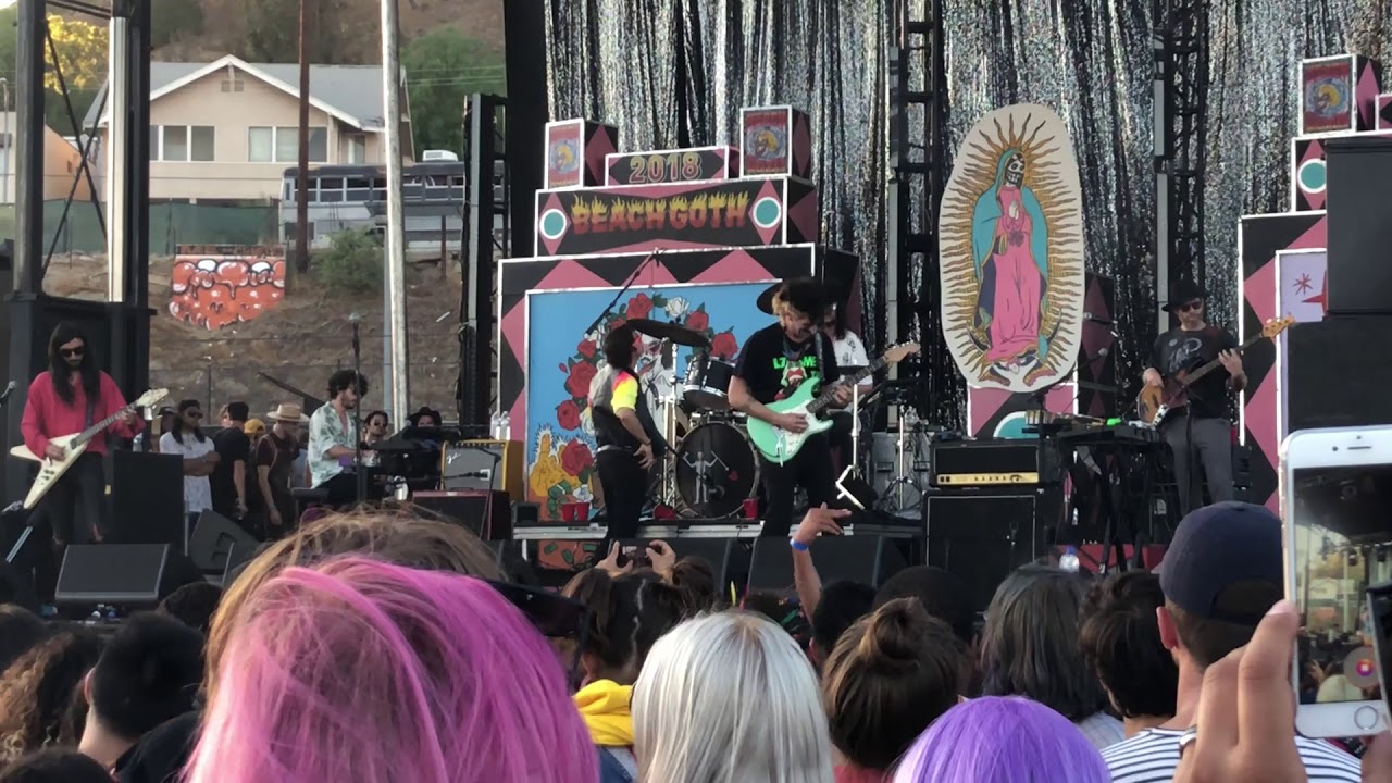 Live & Unedited: The Voidz @ Beach Goth 2018