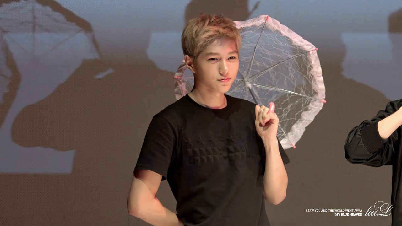 140801 신촌팬사인회 명수 : 같이 쓰자 명수야 *^^*