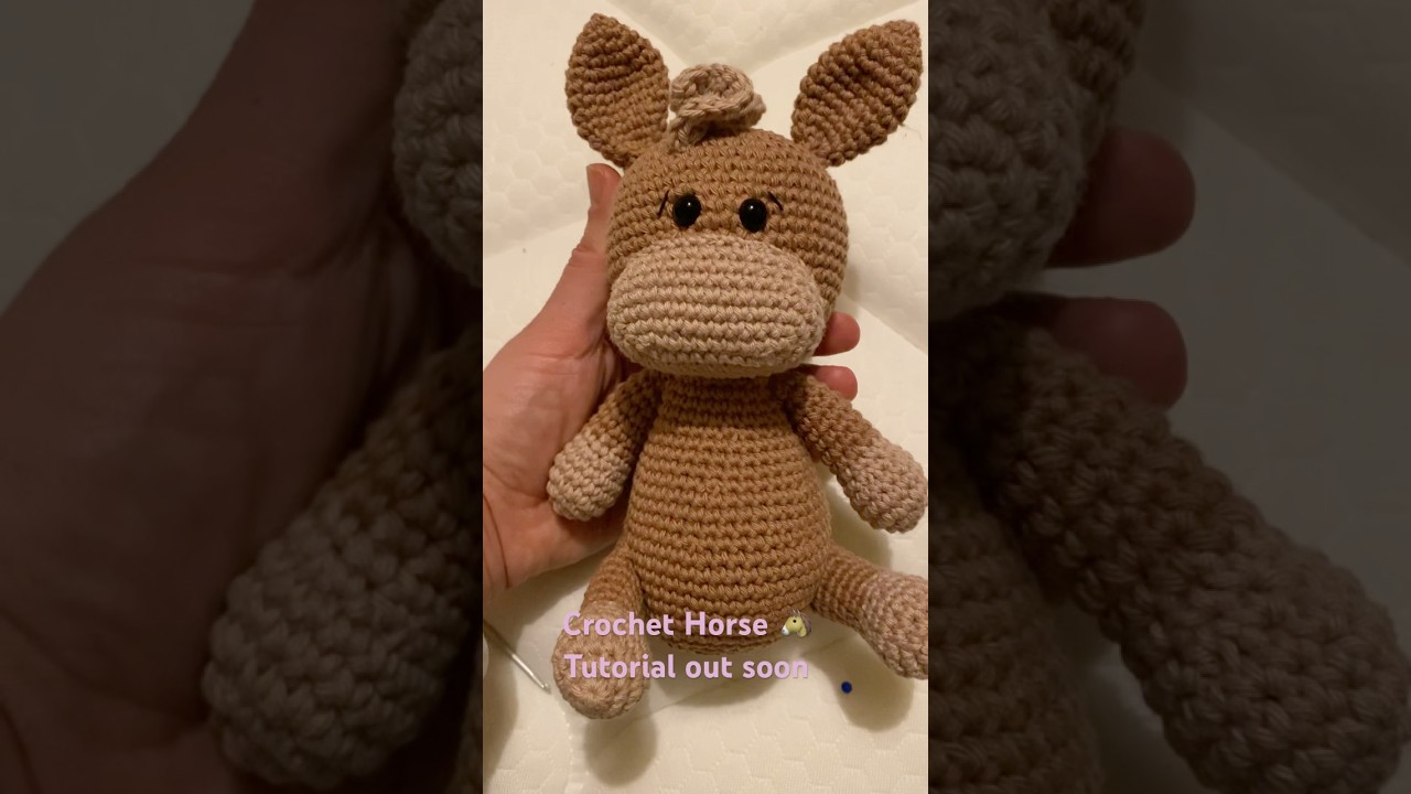 Crochet horse 