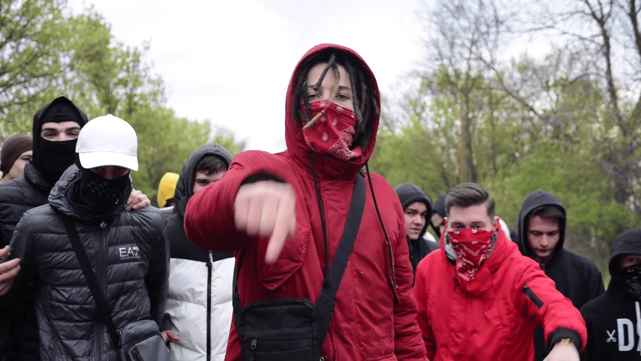 Pog&aacute;ny Indul&oacute; - Gett&oacute; Csirke (Official Music Video)