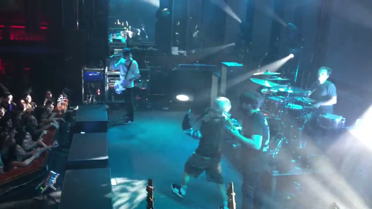 Tonight Alive - Hell and Back (Live) - The Get Free Tour