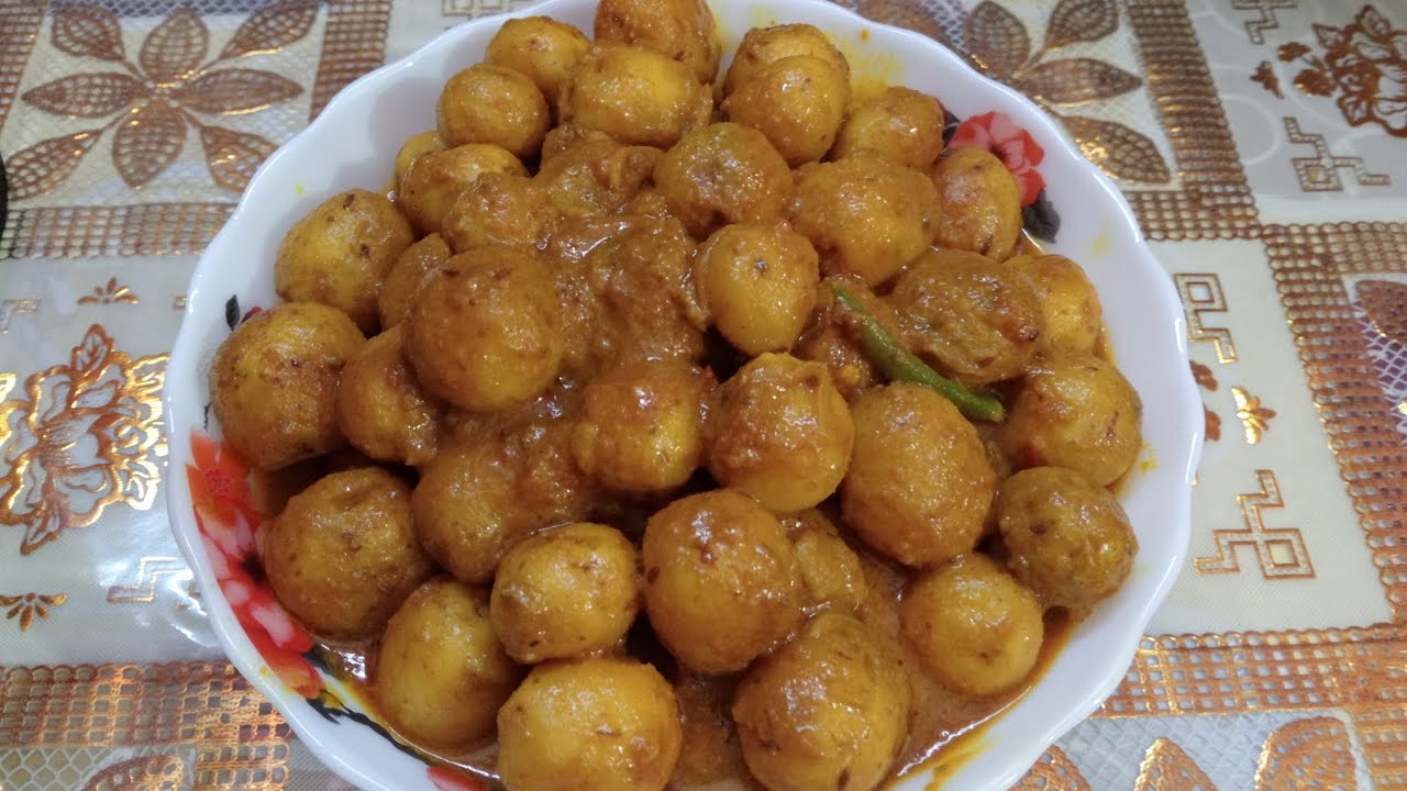 খুব সহজে তৈরি করুন মজাদার আলুর দম 🥔 with Hafeja's kitchen 🌿
