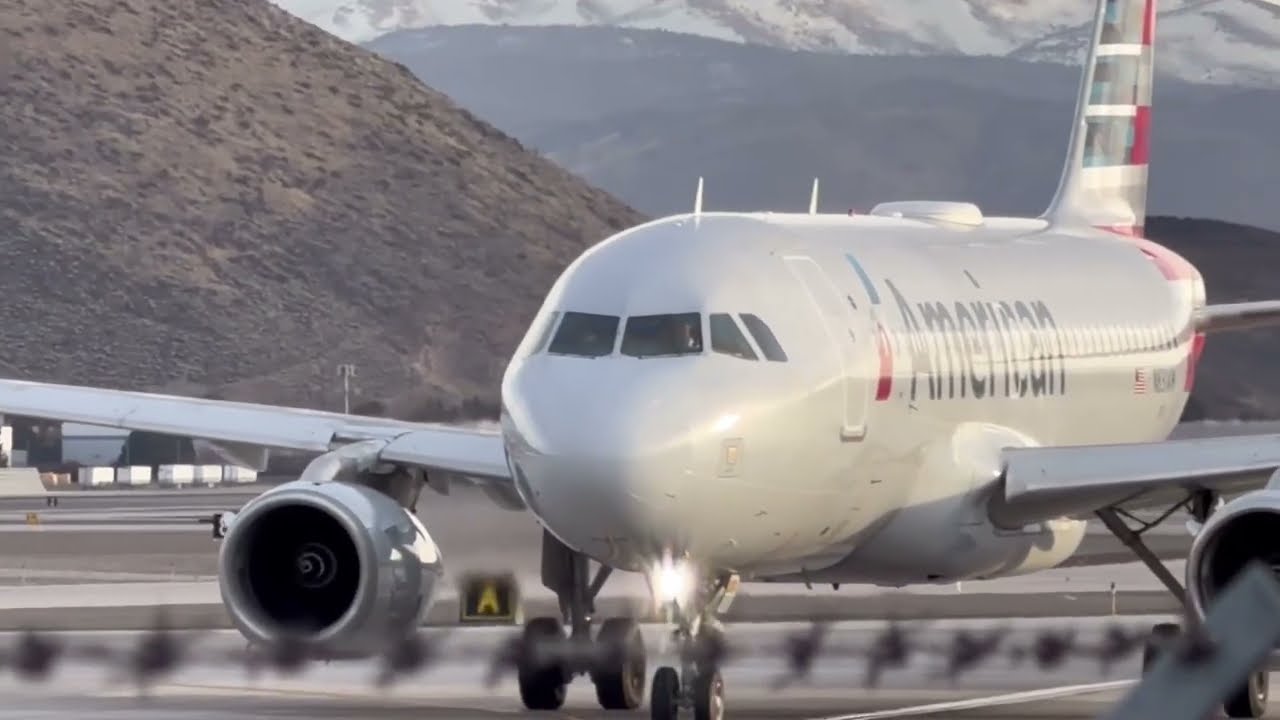 American Airlines A319 takingoff  close at Reno-Tahoe 