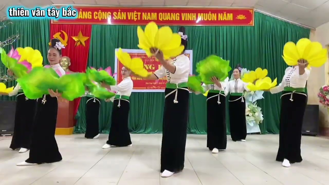 Giao Lưu Văn Nghệ . Hợp Nhất thôm mòn cũ : ĐCLB . khai Mạc và múa Hoa