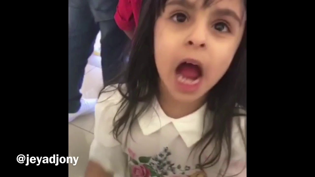 سنابات jeyad & jony in the alnakeel mall sweet factory