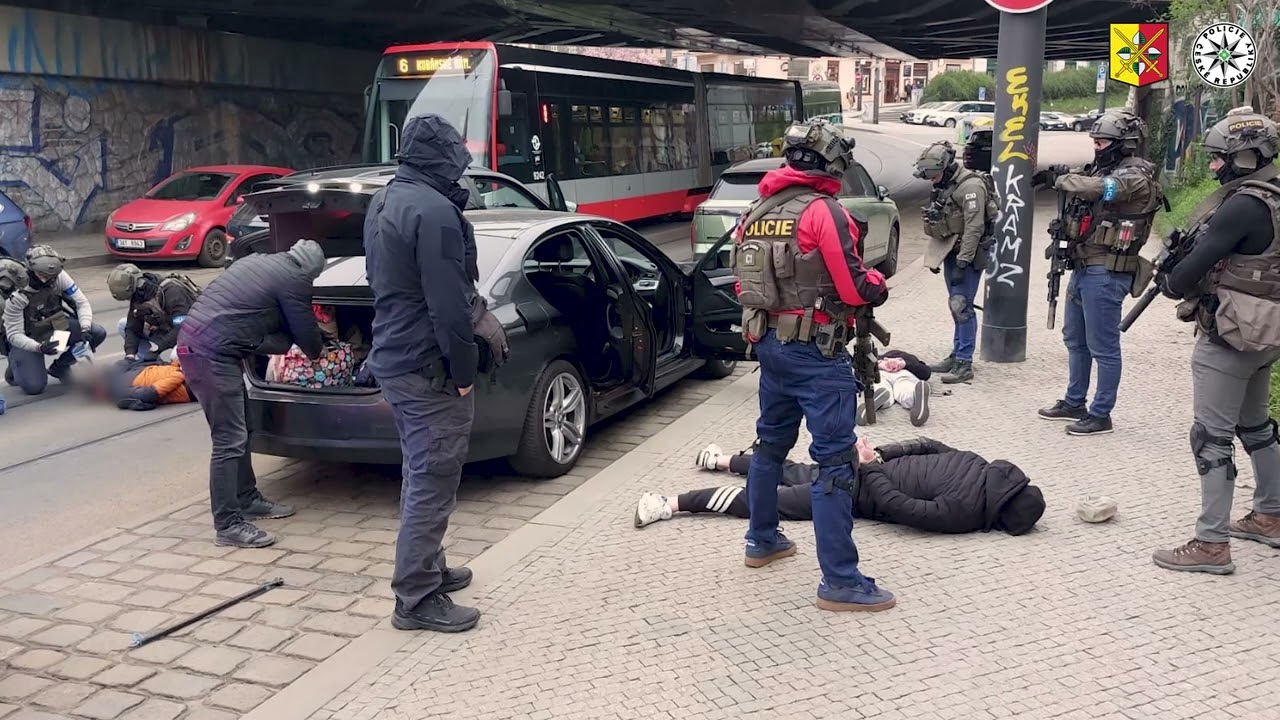 Policie ČR: Zadržen&iacute; podezřel&yacute;ch