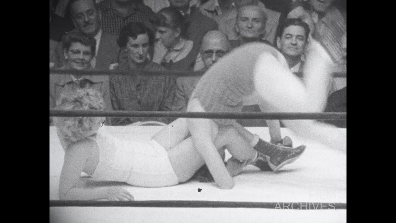 Rose Roman vs Ramona TeSelle - in HD!