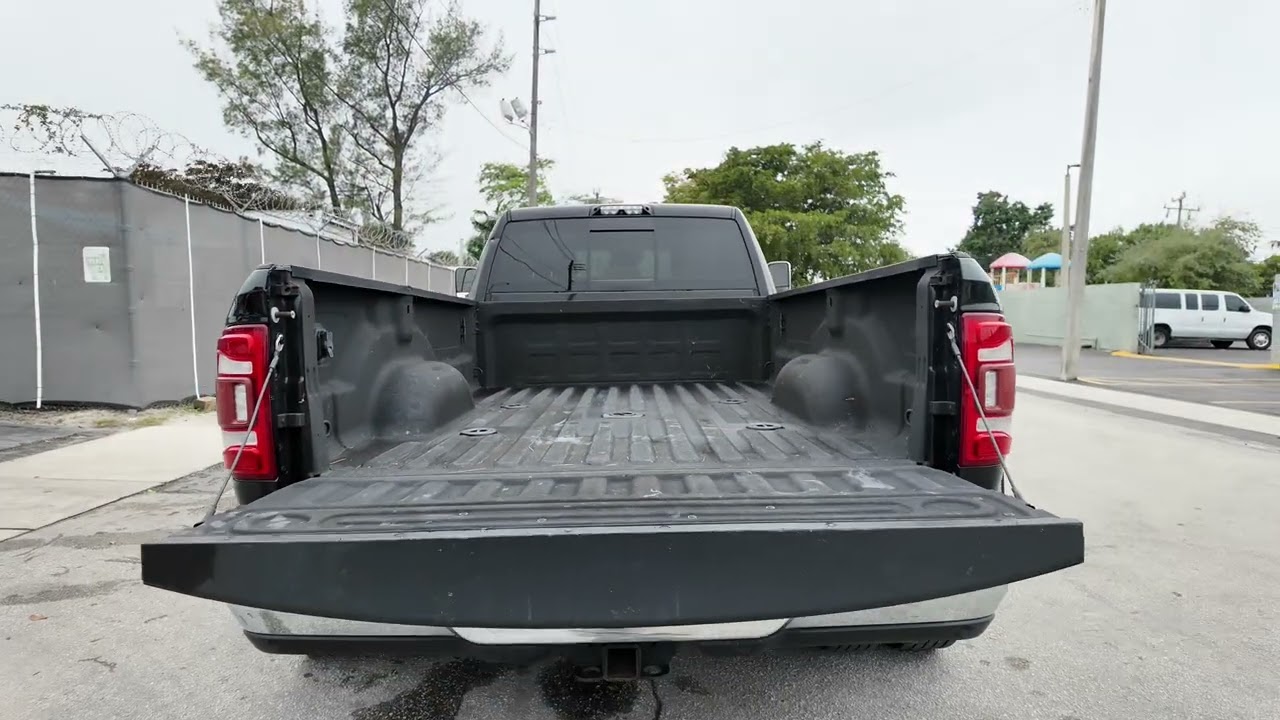561701-2019 RAM 3500 LARAMIE LONGHORN CREW CAB 4×4 DUALLY – CUMMINS HO