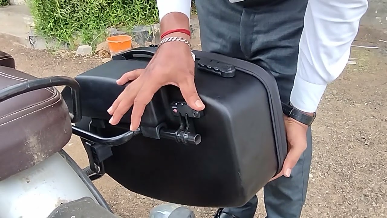 Royal Enfield classic 350 C-32 model pannier box quick assemble and dismantled.