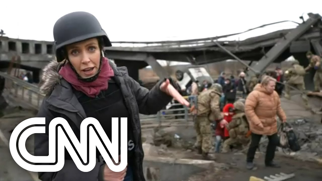 Repórter da CNN mostra a destruição em Kiev | CNN SÁBADO