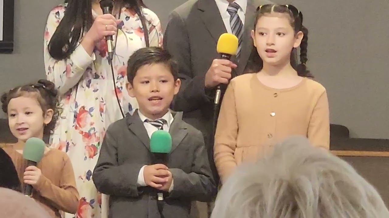 The Gomez family kids.