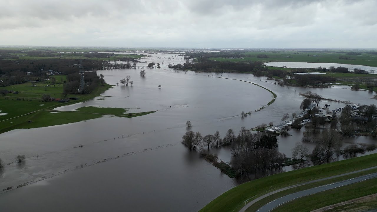 📍 Hoogwater bij Zwolle & Hasselt – IJssel en Zwarte Water Treden Massaal Buiten Hun Oevers