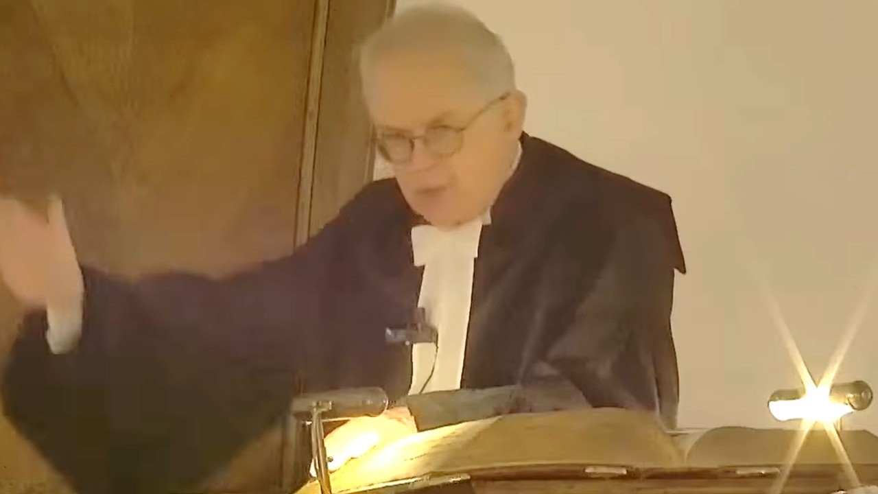 Ds. M. Goudriaan | Hebreeën 2:18 | Hij kan te hulp komen | Lijdenspreek |