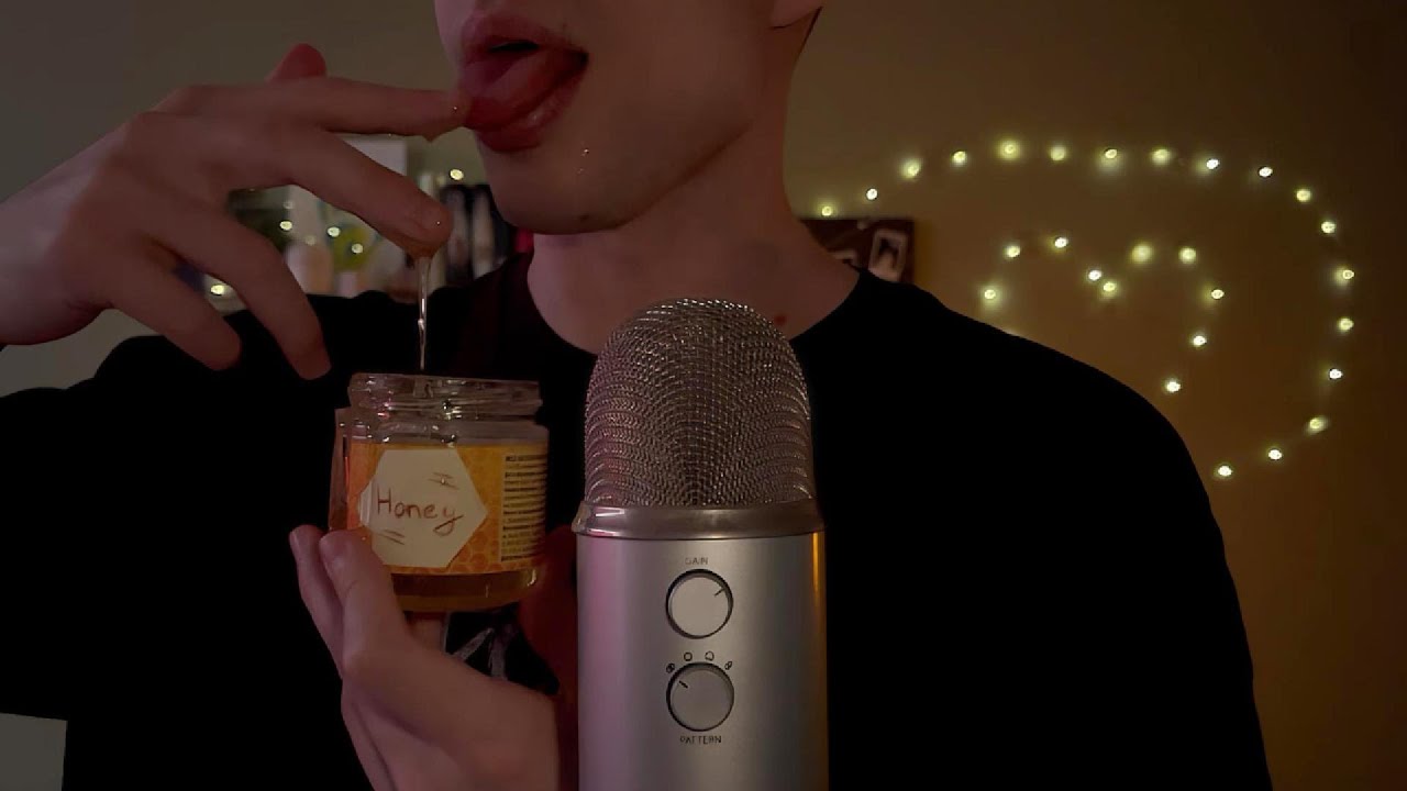 ASMR | Spit Painting with Honey 🍯🎨