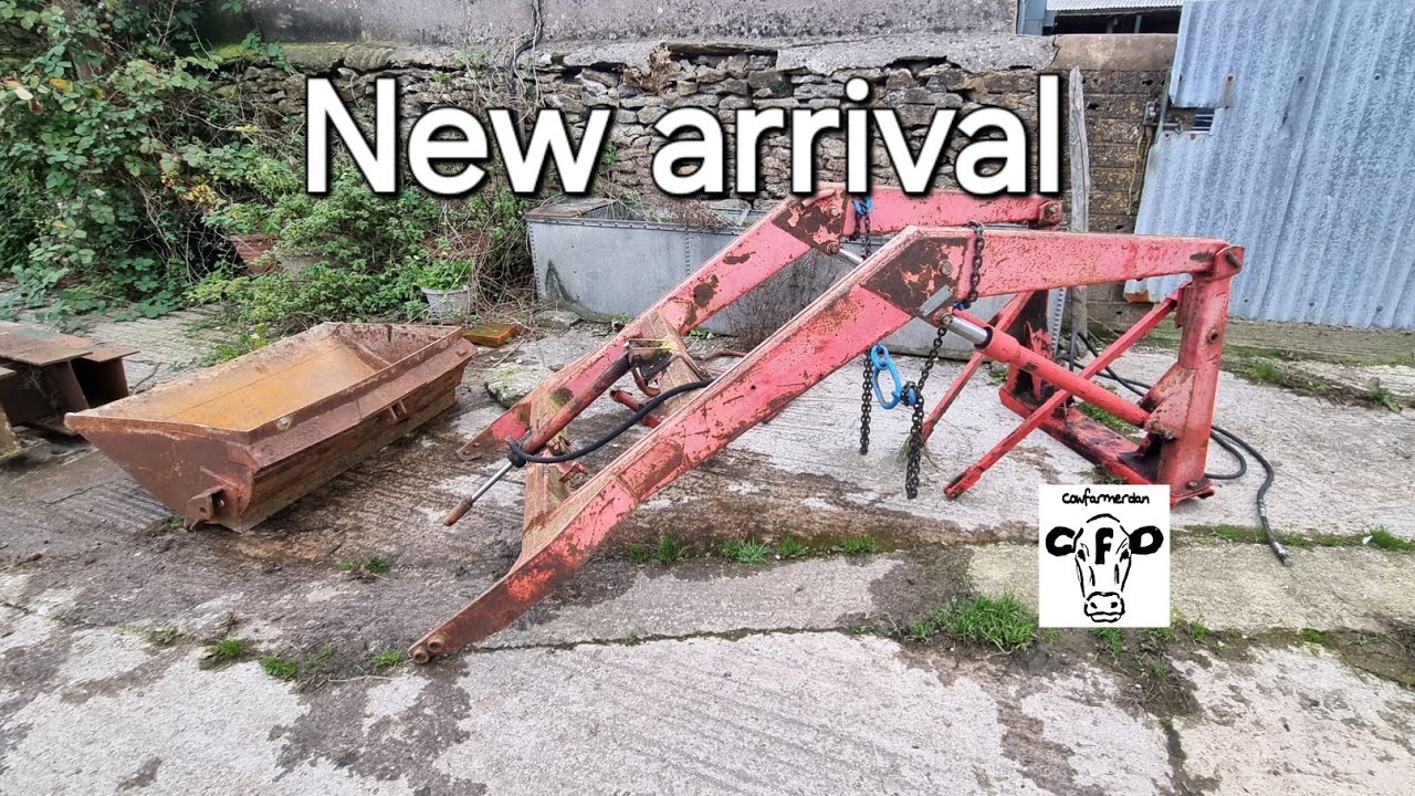 Vintage Thursday. Massey Ferguson 35 loader arrives.