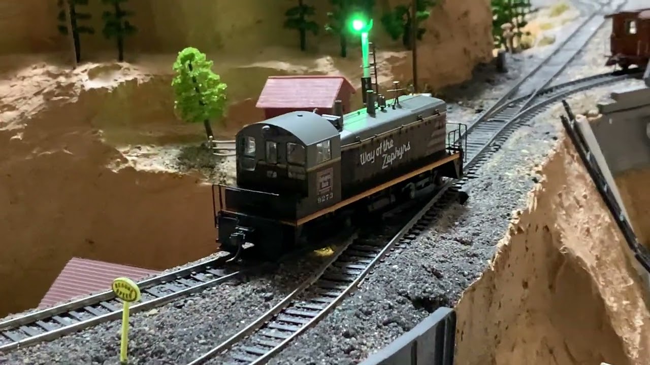 HO Scale Rapido EMD SW1200 DCC Sound Diesel Locomotive Switcher BURLINGTON CB&Q