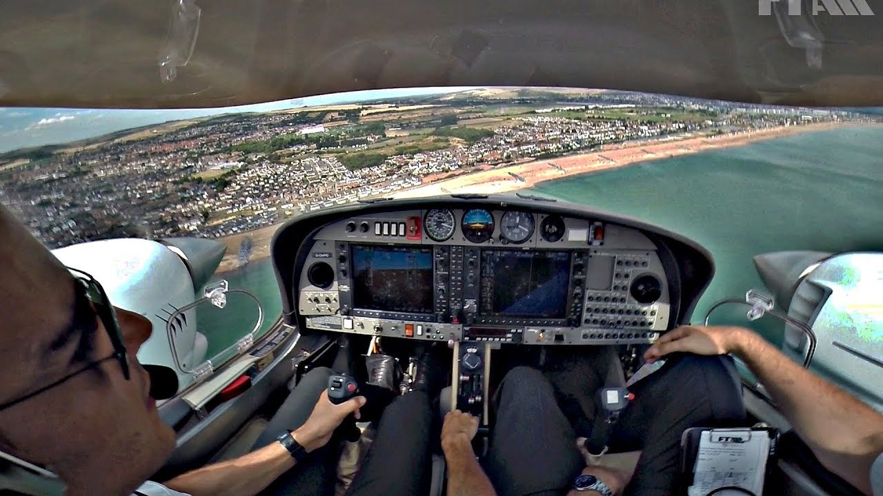 Круговой маршрут и уход на второй круг на одномоторном самолёте Diamond DA42 | Лётная подготовка ...