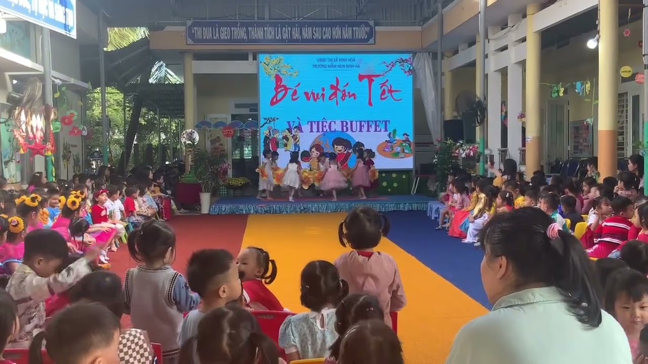 BÉ VUI ĐÓN TẾT