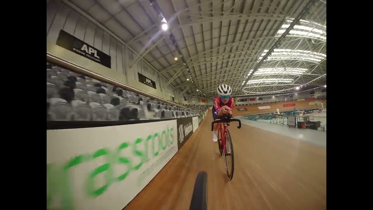 Pacing Mackenzie in a Flying 500m #trackcycling #velodrome