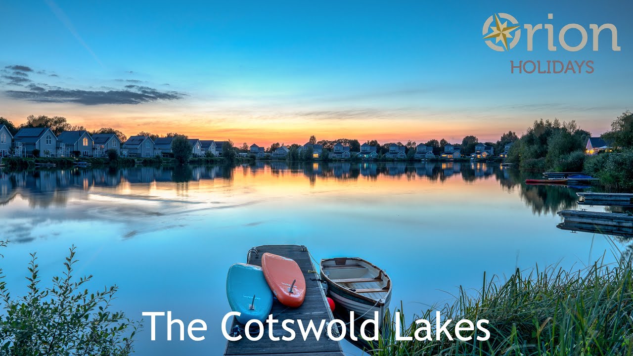 The Cotswold Lakes - A Visitors Guide to this Beautiful Lakeland Area near Cirencester
