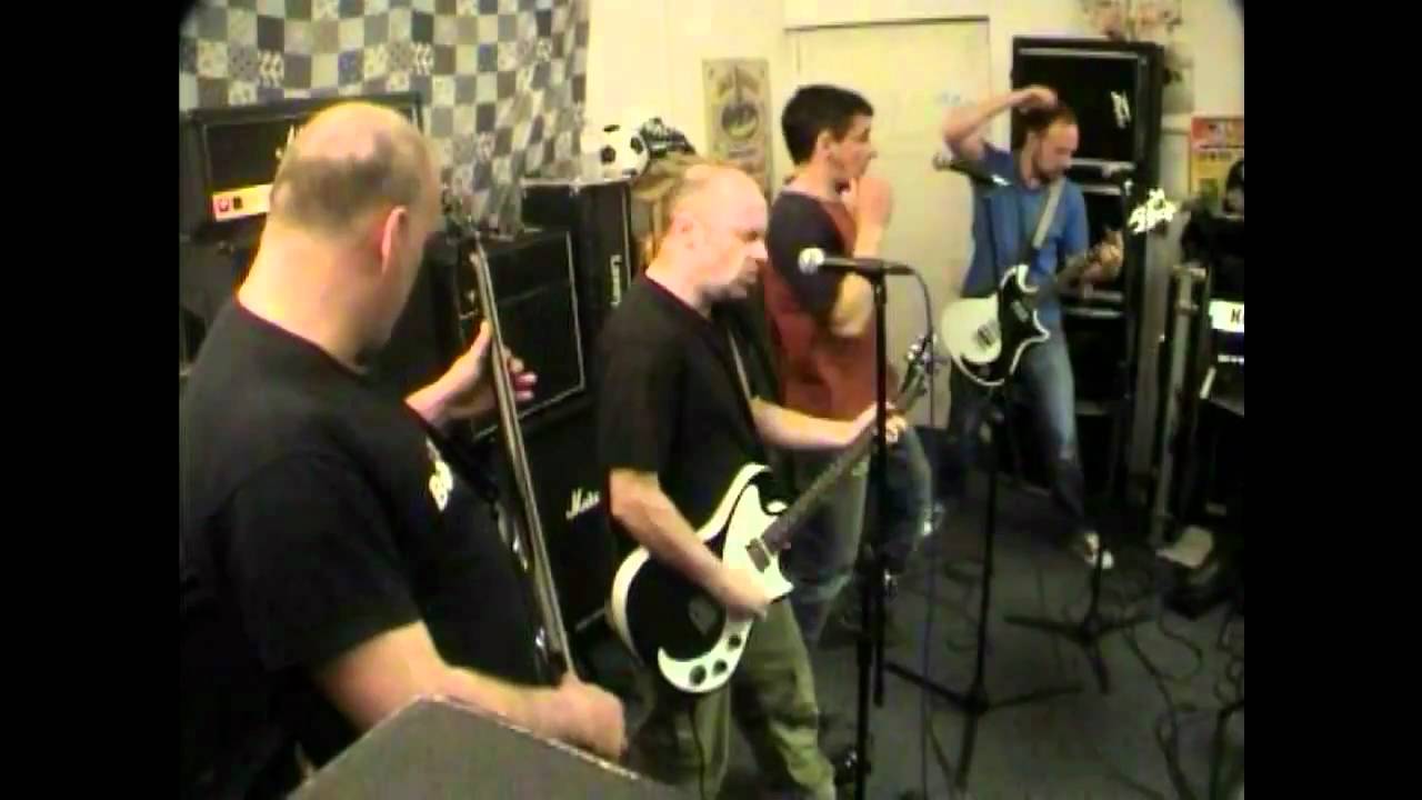 Bombskare - Trying To Grow A Chin - Live from the BombLab