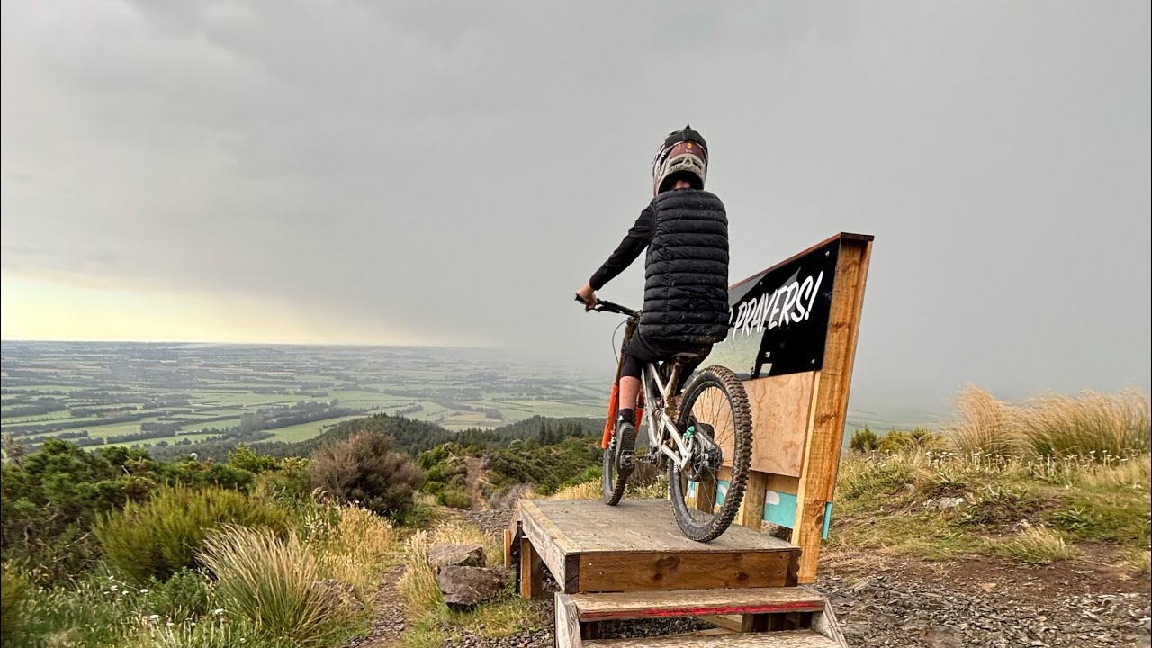 MT HUTT UCI TRACK PREVIEW!!  