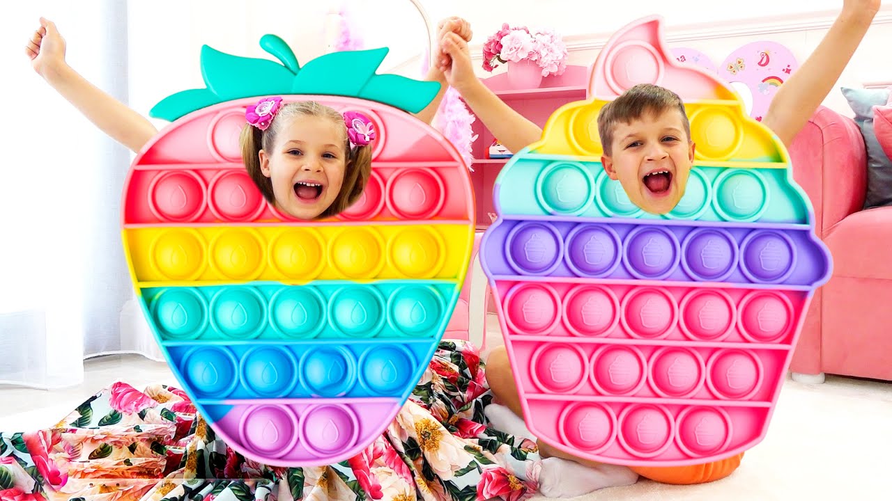 Diana und Roma Pop It und andere interessante Herausforderungen für Kinder