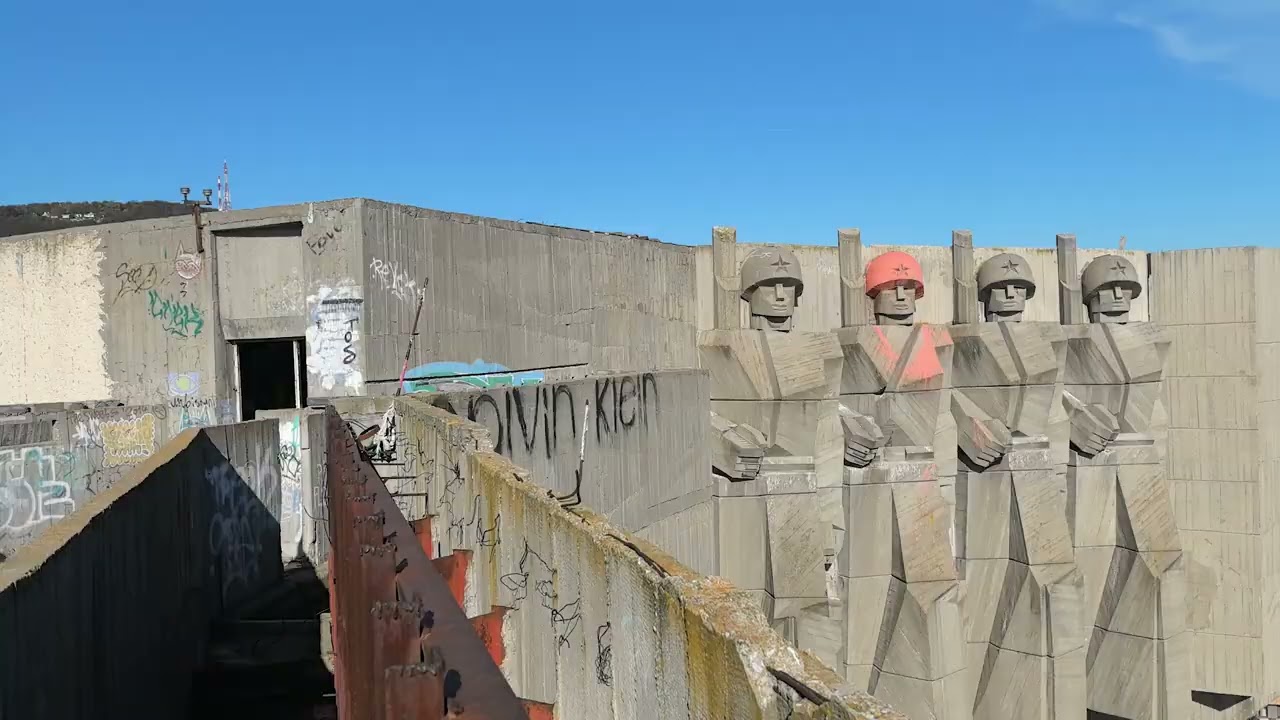 we went to the abandoned monument with a closed entrance since 2016, we found an open entrance