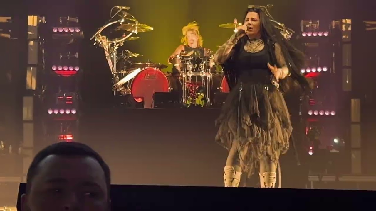 Evanescence-Medley-Loose Control, Part of Me, Never Go Back Front Row 4K Calgary, Canada 10/18/2024