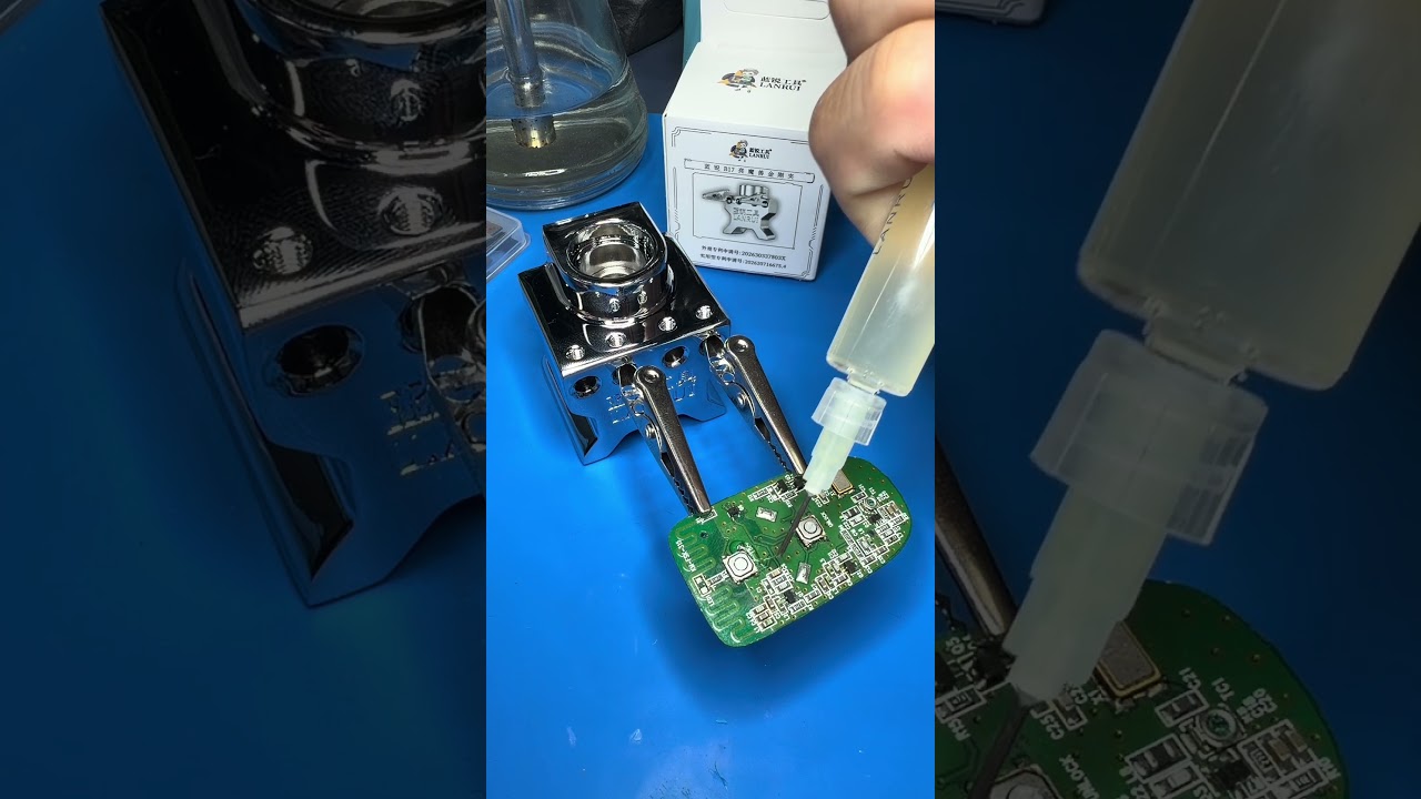 Mobile phone repair tools: This method of fixing irregularly shaped motherboards is very convenient.