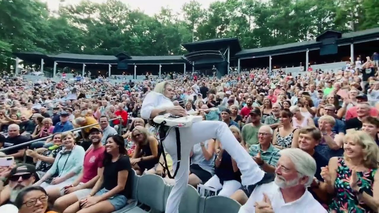 Guardians of the Jukebox - Rich Ward Guitar Solo the Fred Amphitheater!