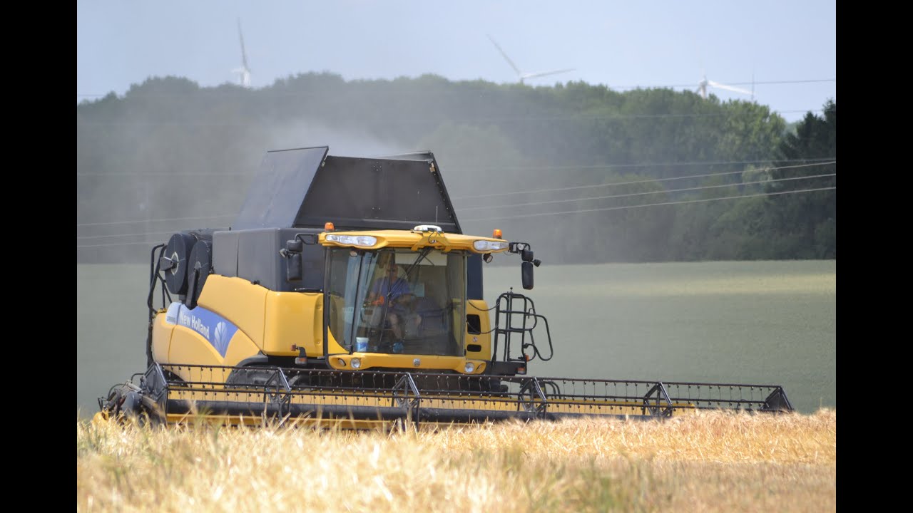 ETA VOET: NEW HOLLAND CR9090 à la moisson de l' orge en 2014