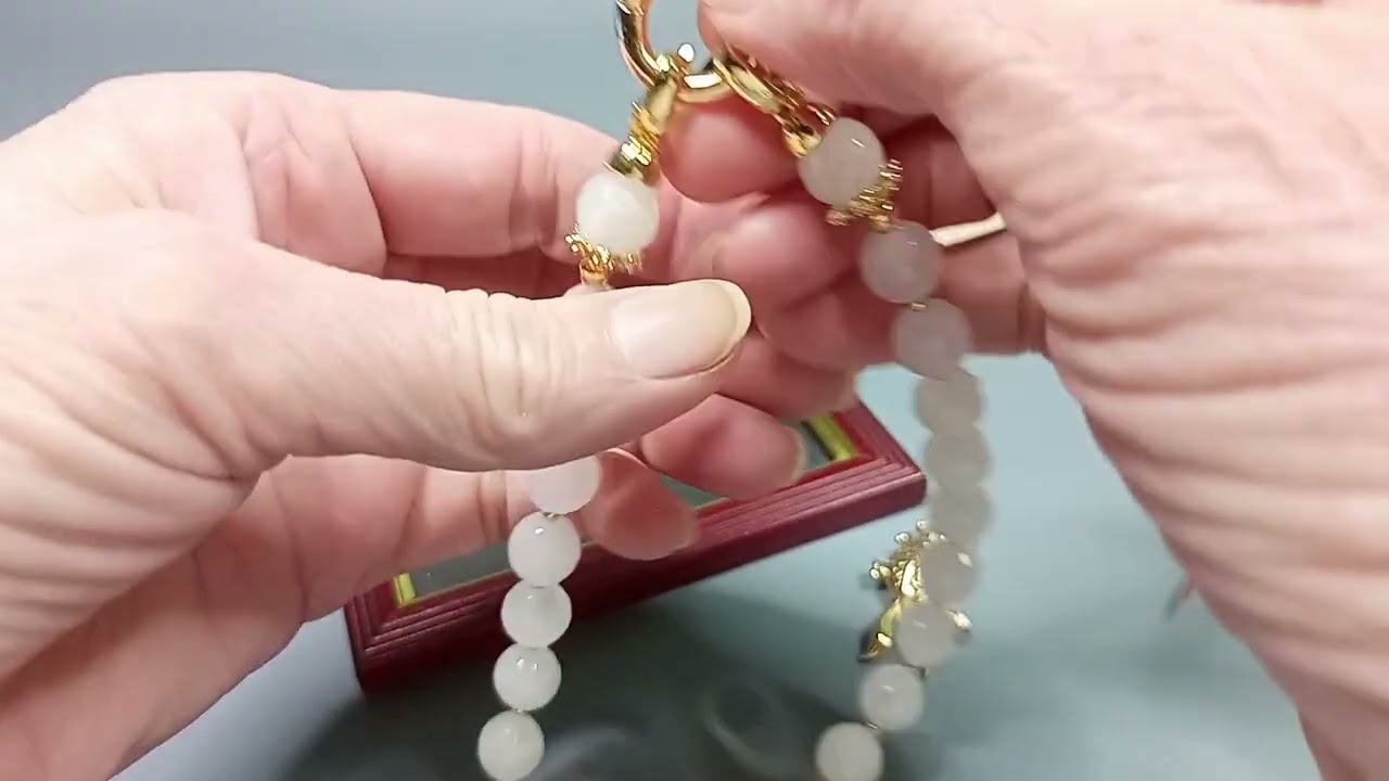 #diy Колье и серьги из гранёных бусин натурального розового кварца.